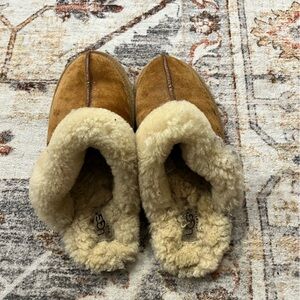 UGG Classic Shearling Lined Slipper Boots in Cream